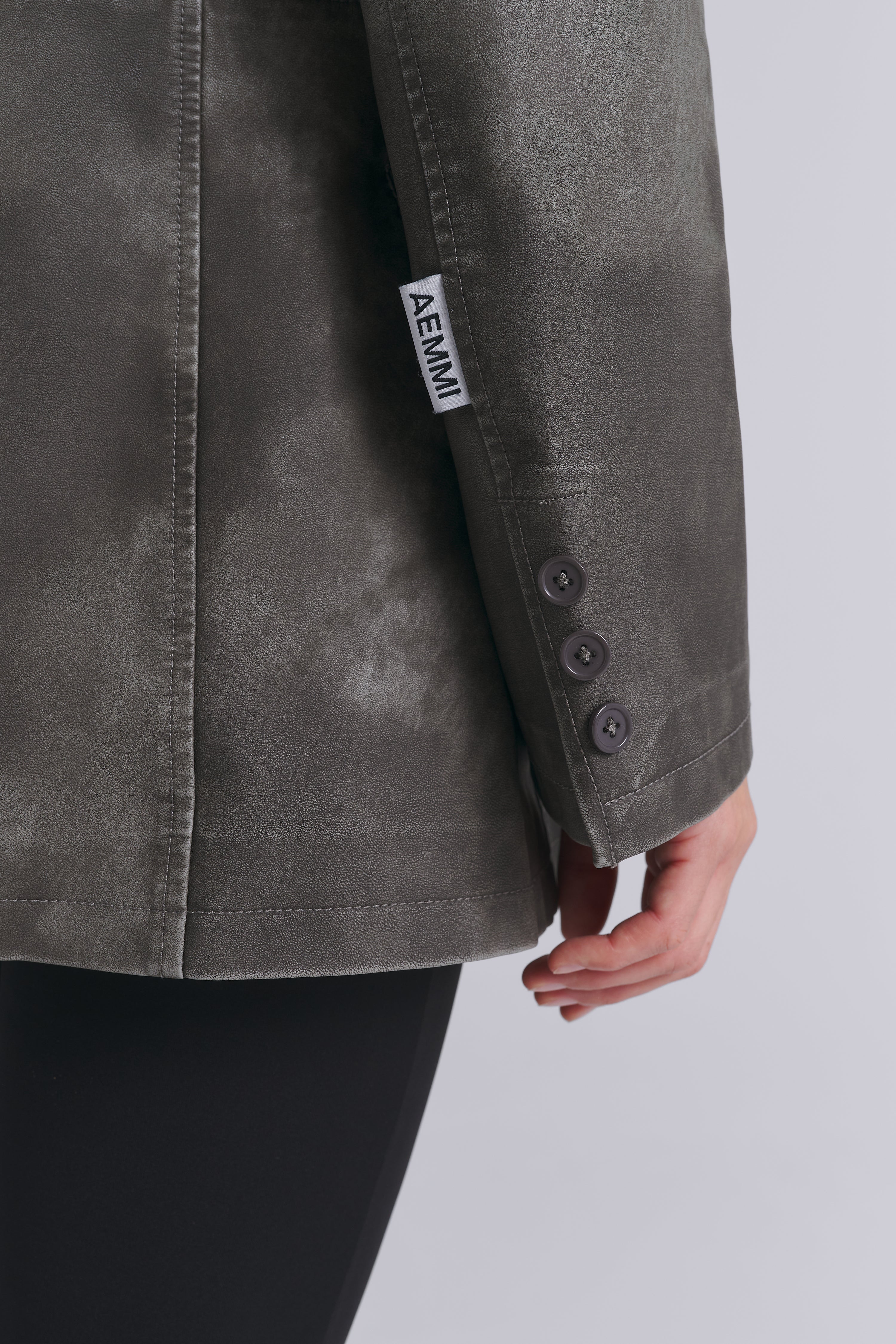 2-IN-1 KUNSTLEDER BLAZER MIT REIßVERSCHLUSS