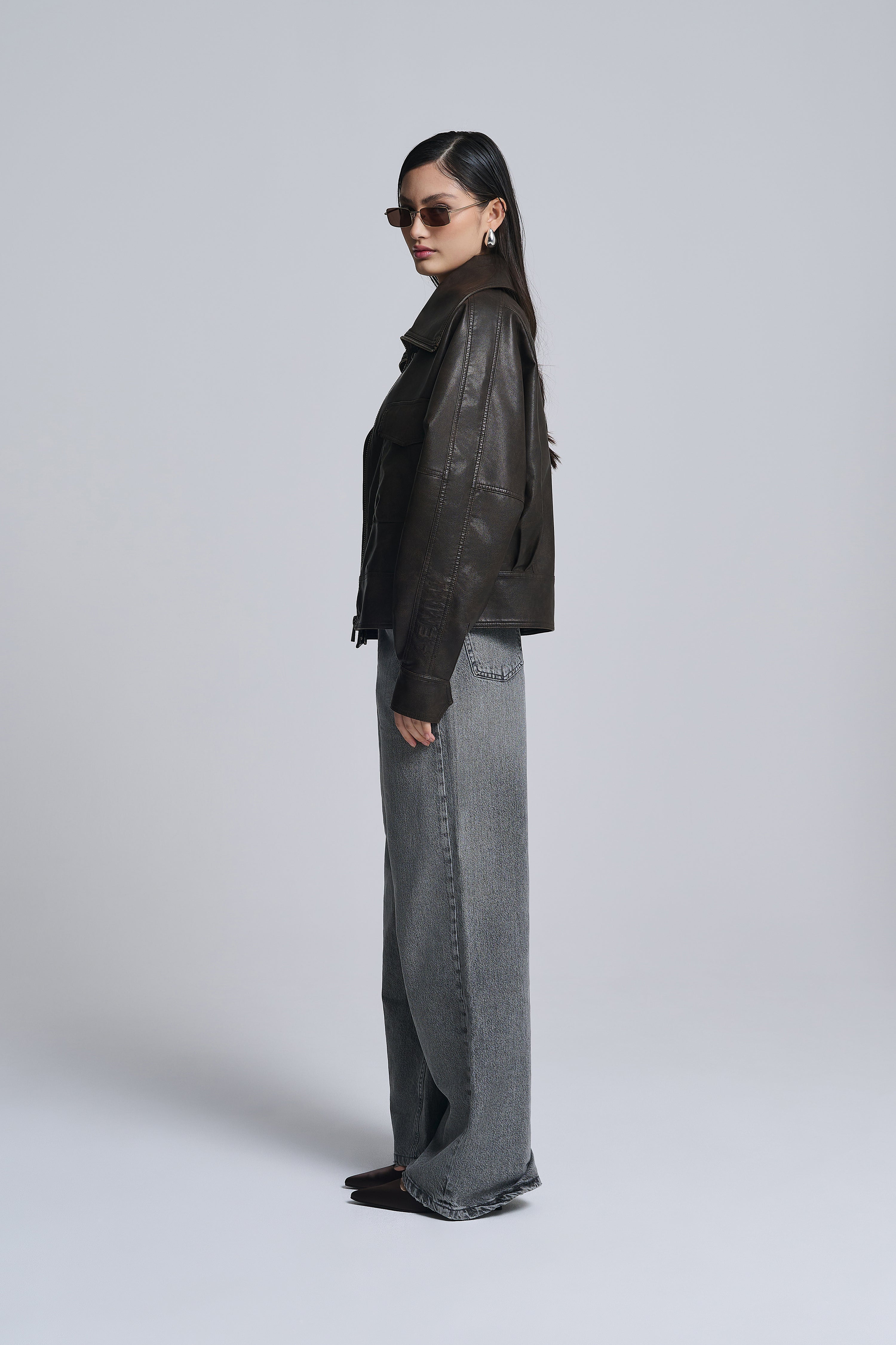 OVERSIZED JACKE AUS KUNSTLEDER