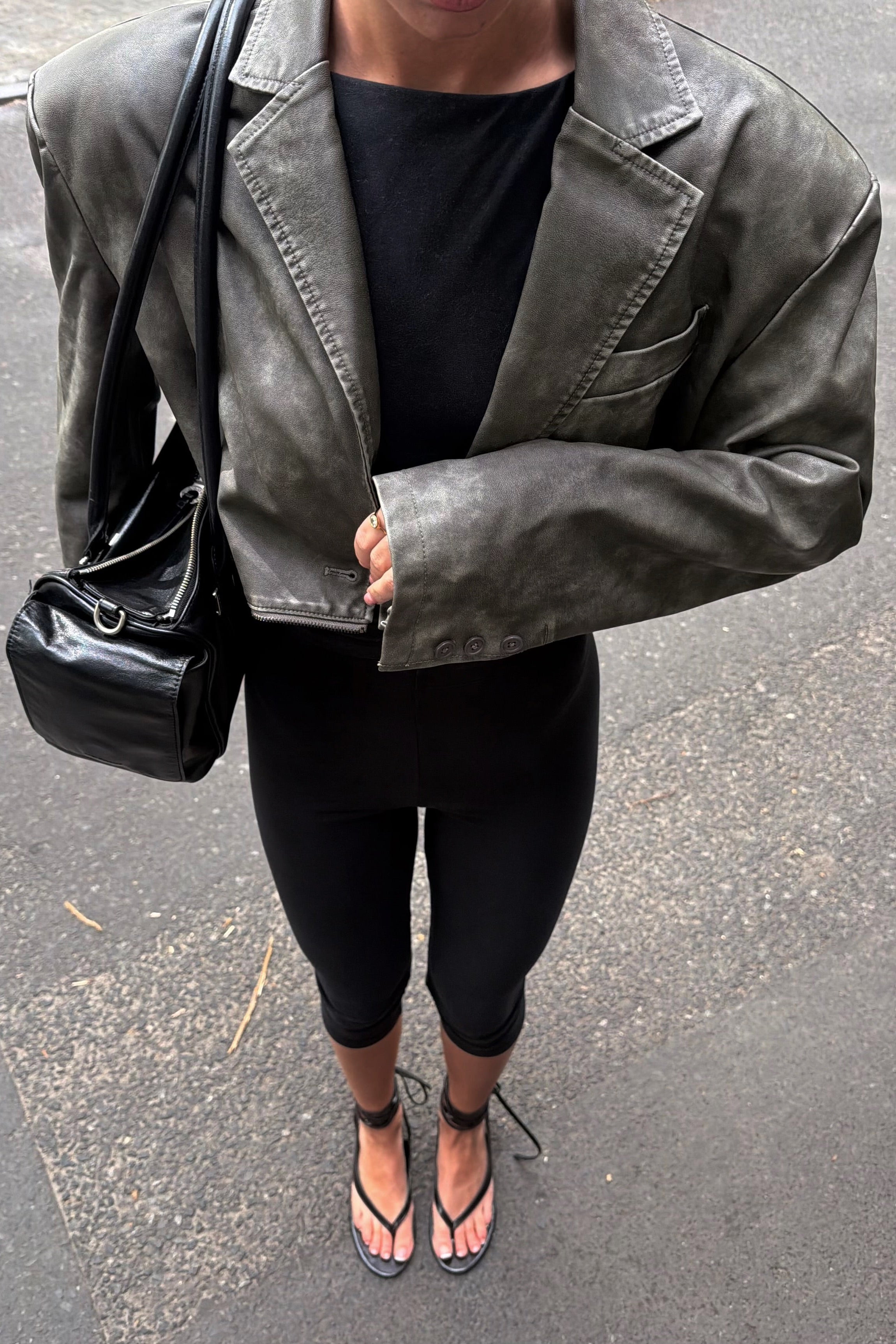 19 / BLAZER AUS VEGANEM LEDER 2-IN-1 