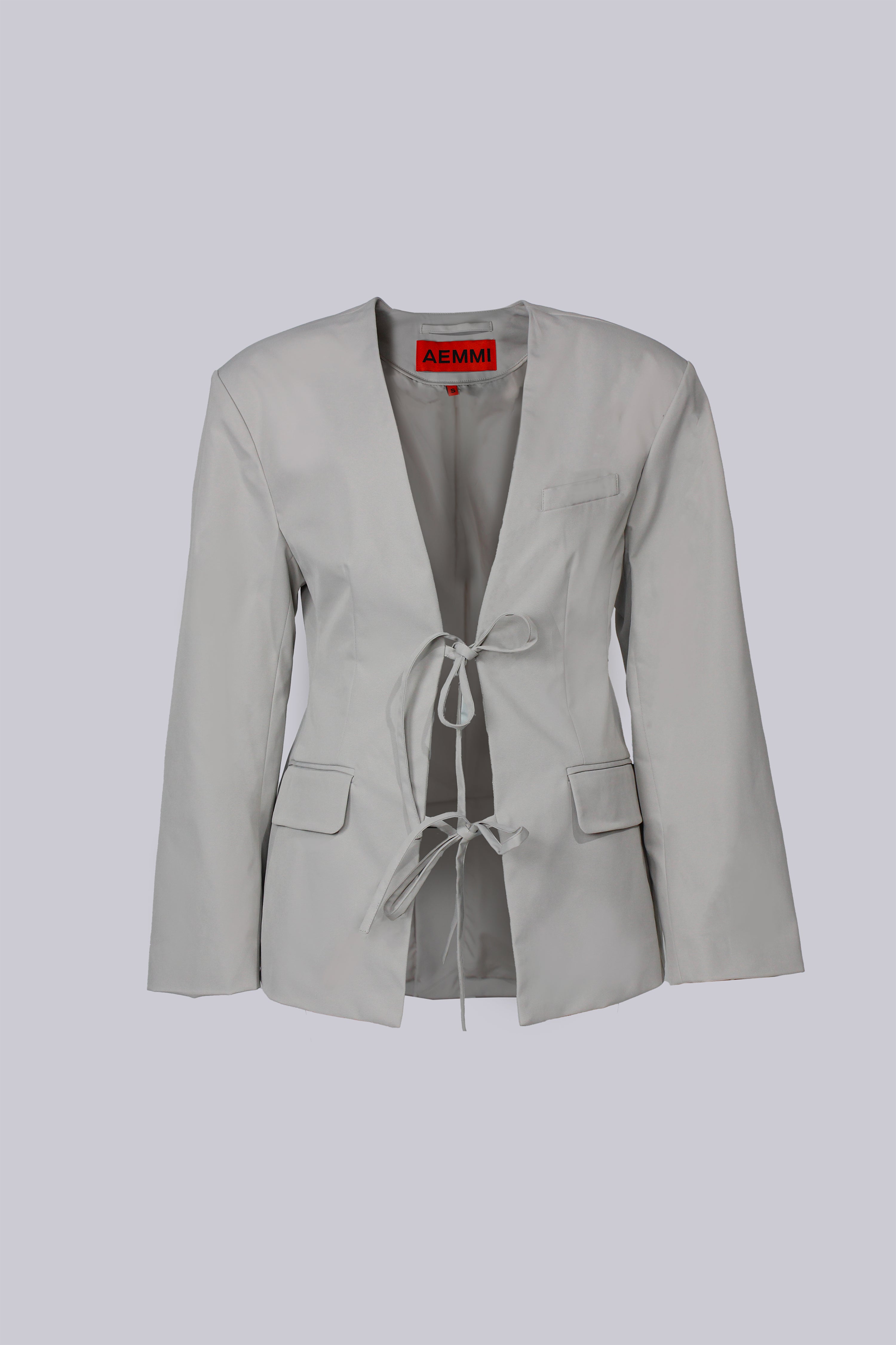 03 / BLAZER MIT BINDEGÜRTELN