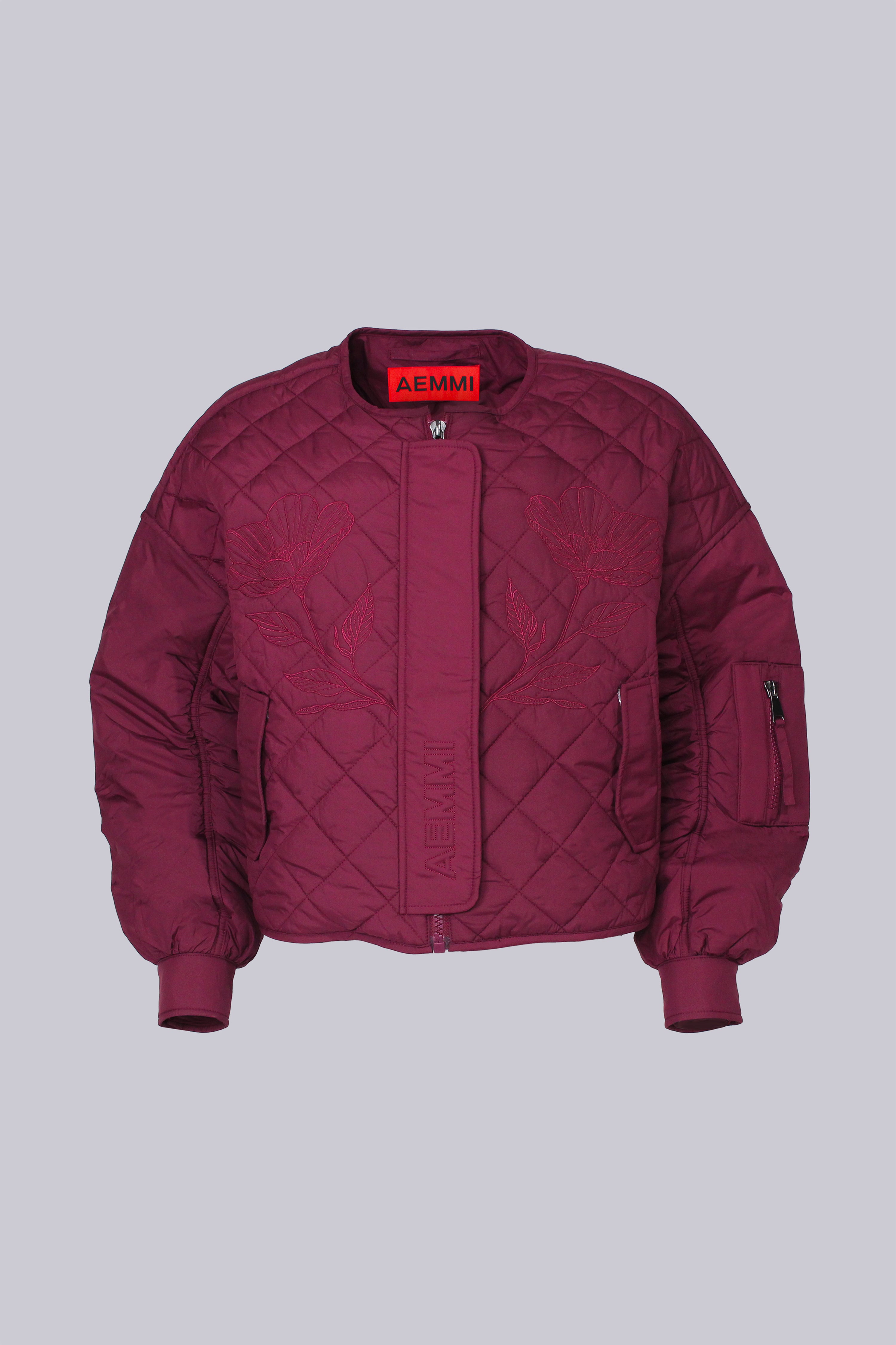 06 / BOMBERJACKE MIT BLUMENSTICKEREI