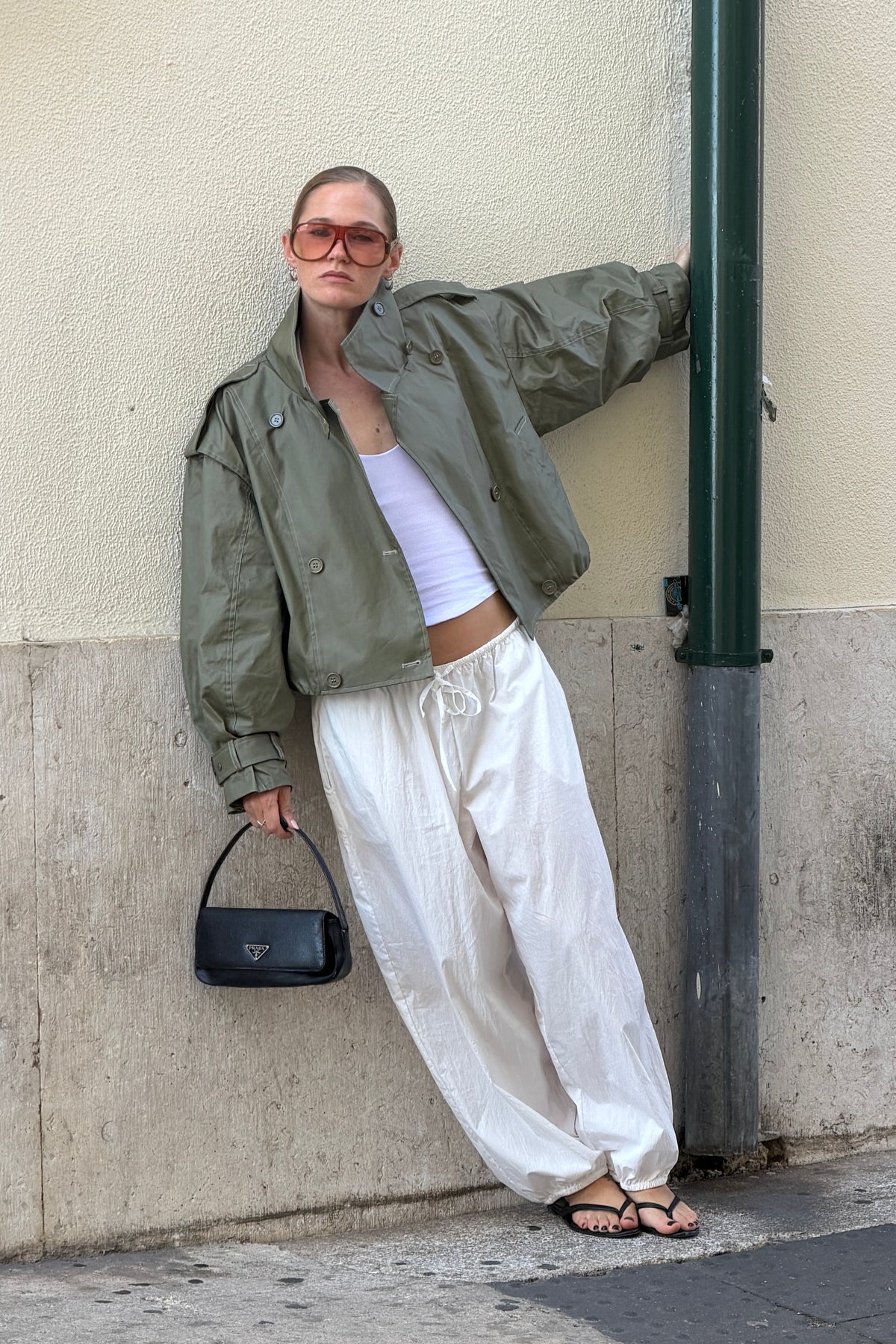 30 / WAXED COTTON CROPPED TRENCHCOAT