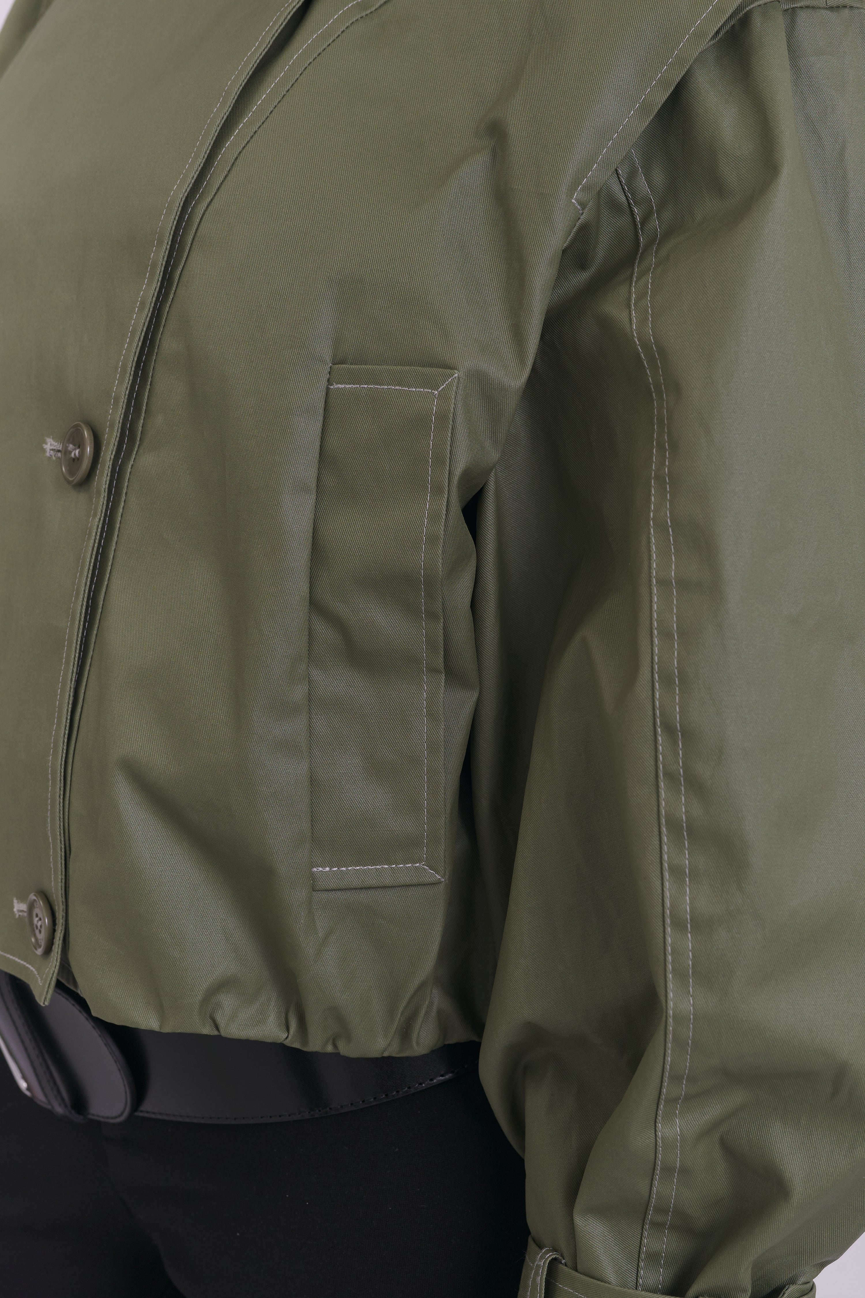 30 / CROPPED TRENCHCOAT AUS GEWACHSTER BAUMWOLLE