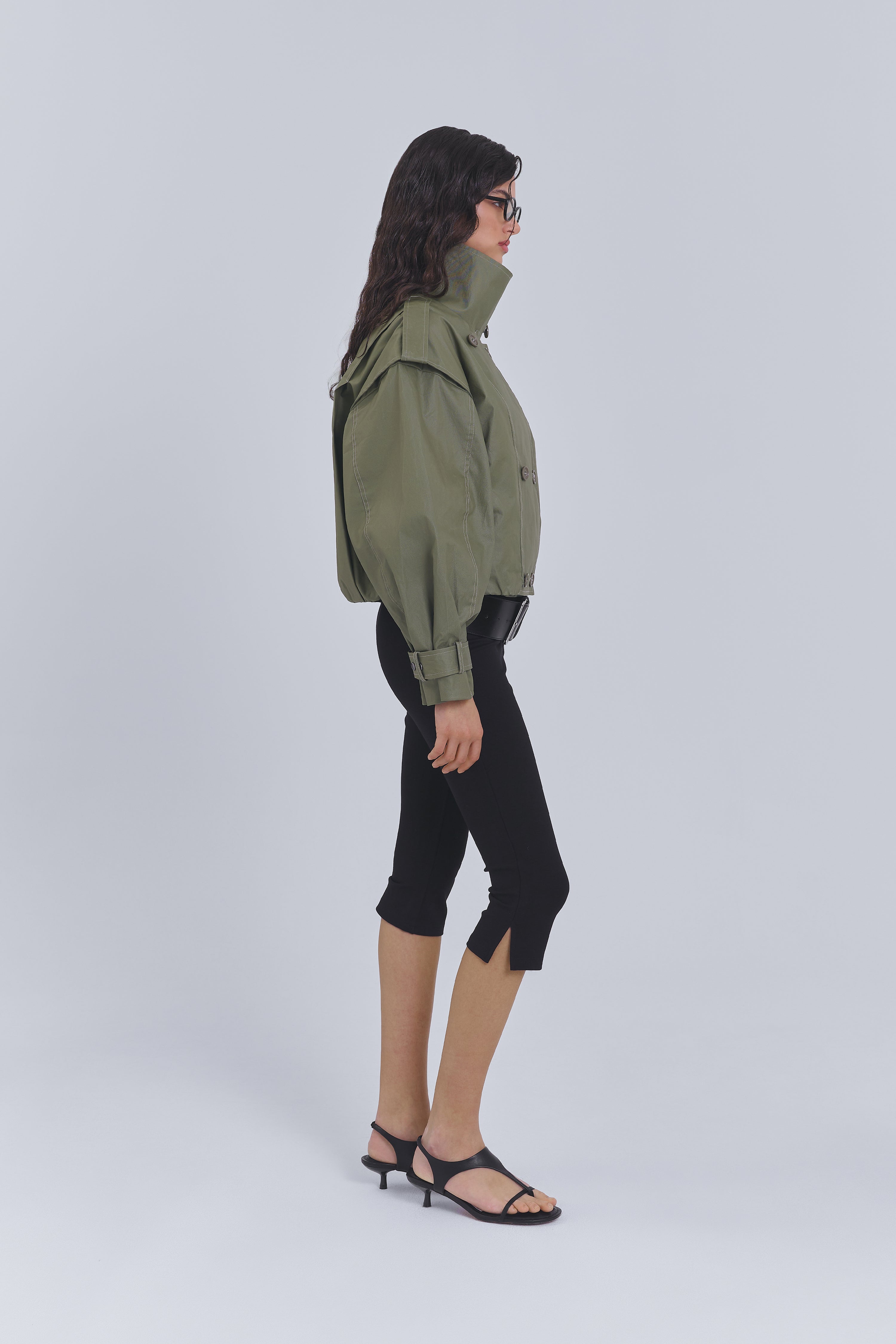 30 / CROPPED TRENCHCOAT AUS GEWACHSTER BAUMWOLLE