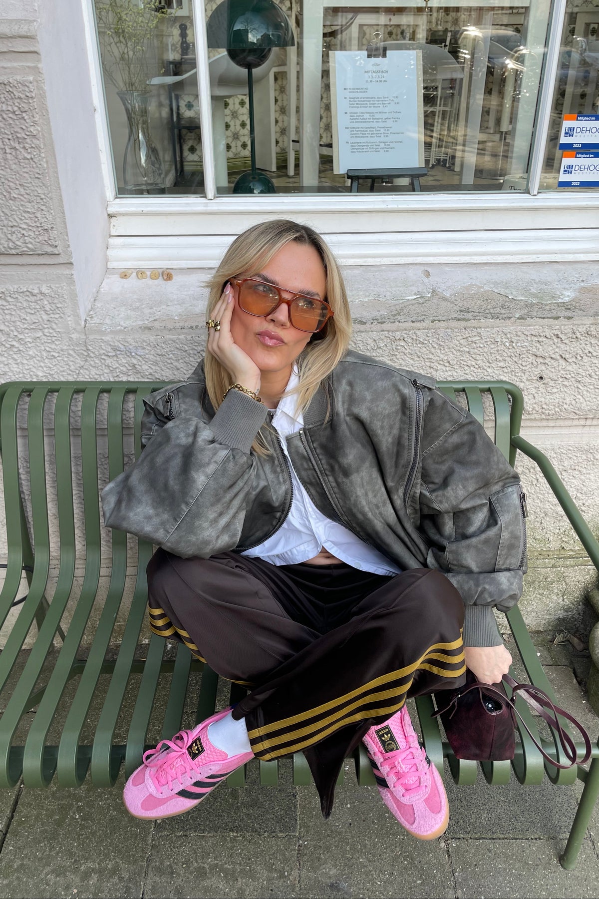 24 / FAUX LEATHER BOMBERJACKET